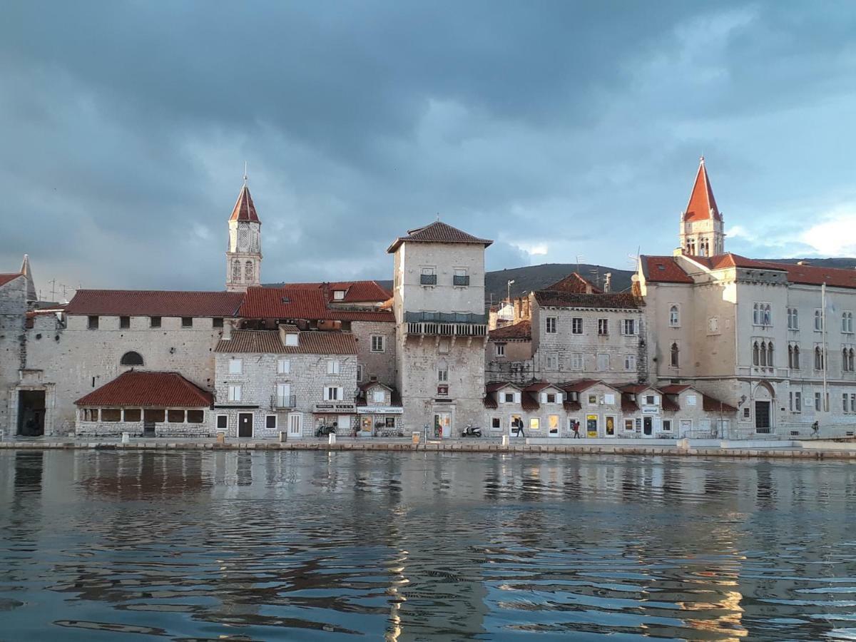 Apartman Buble Trogir Buitenkant foto